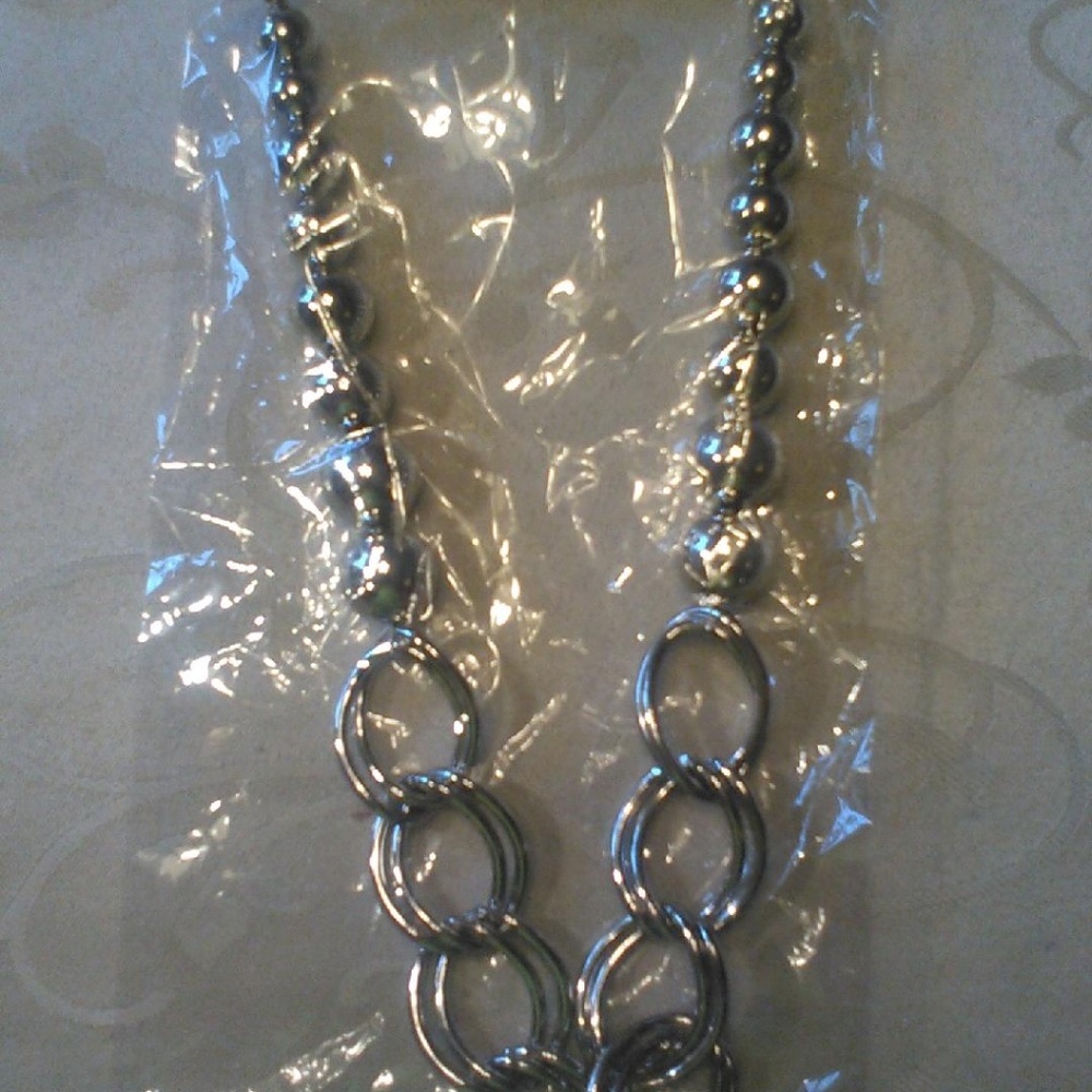 WOMEN JEWELRY AND ACCESSORIES